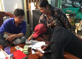 GIAO GIỐNG CHO HỘ NUÔI Ở THANH BÌNH TỈNH ĐỒNG THÁP – HEO RỪNG MIỀN TÂY