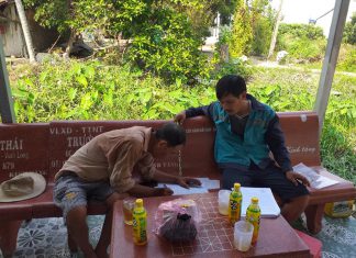 GIAO GIỐNG CHO HỘ NUÔI Ở CHÂU THÀNH TỈNH ĐỒNG THÁP – HEO RỪNG MIỀN TÂY